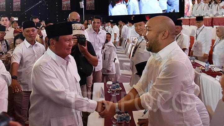 Hebatnya, kata Prabowo, program makan siang dan susu gratisnya diklaim pihak lain