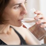 Inilah kelebihan dan kekurangan diet water fasting